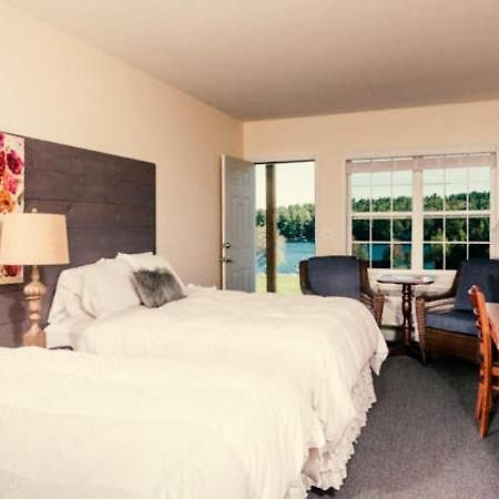 Crescent Lake Inn And Suites Wolfeboro Dış mekan fotoğraf