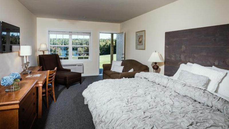 Crescent Lake Inn And Suites Wolfeboro Dış mekan fotoğraf